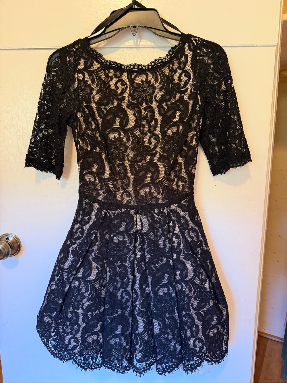 Bebe Black Lace Dress 3/4 Sleeve Size 00